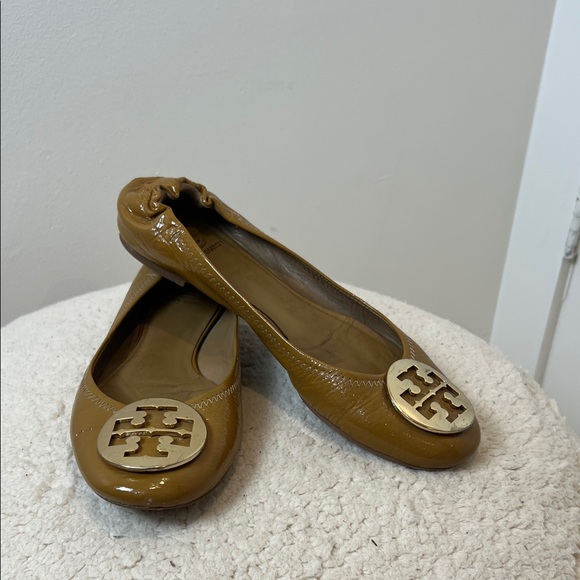 Tory Burch Women's gold Brown Loafers with Gold Logo size 8-8.5. - Picture 1 of 12